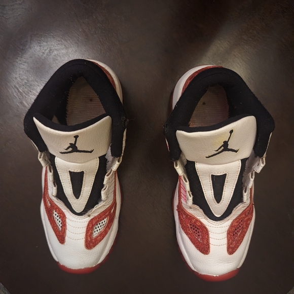 Air Jordan 11 Retro Low IE GS Gym Red 919713-101 GS Size 4Y Beaters - Picture 6 of 8
